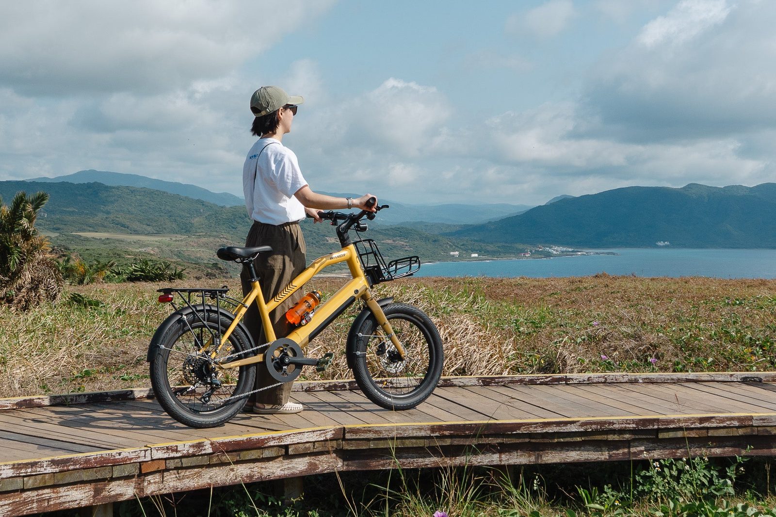 Pausing with the Nivo at a lookout over the coast